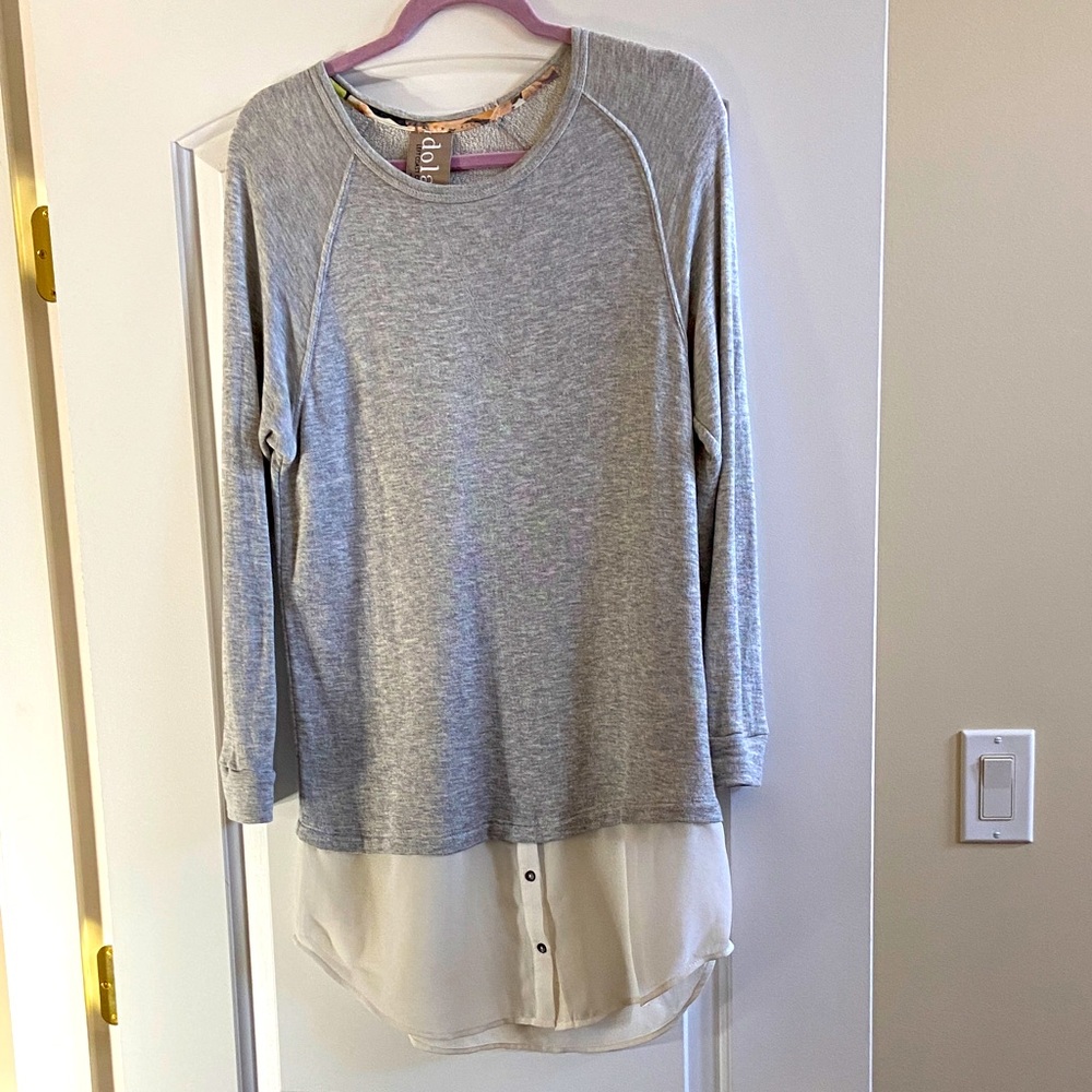 Dolan Gray and Cream Textured Top in size xs